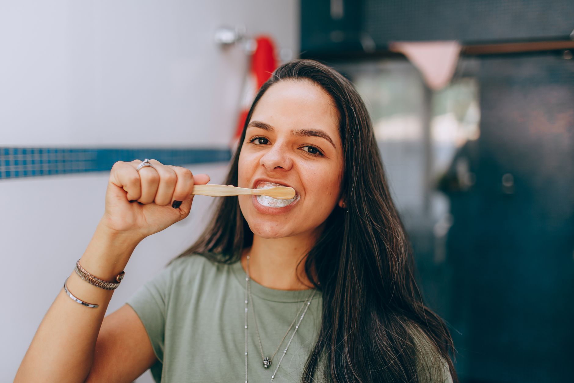 How to Maintain Oral Health Between Dental Visits